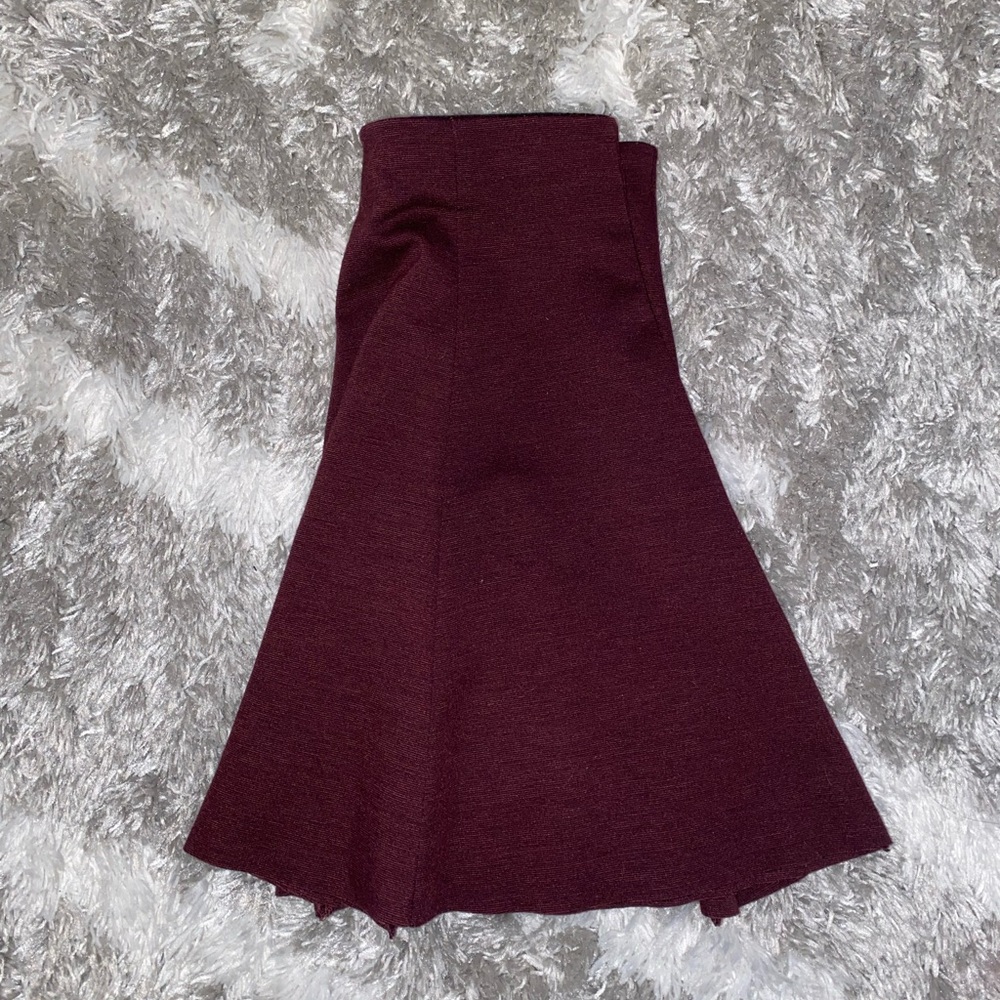 Burgundy slimming A-line skirt 💃🏼